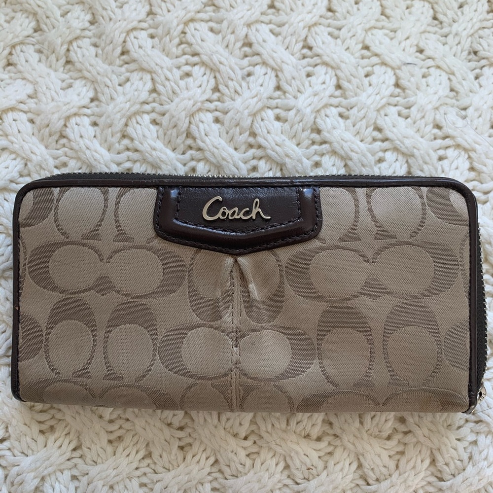 *COACH wallet